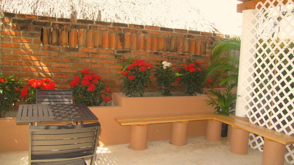 La Paloma Oceanfront Retreat Hotel San Patricio Melaque Exterior foto